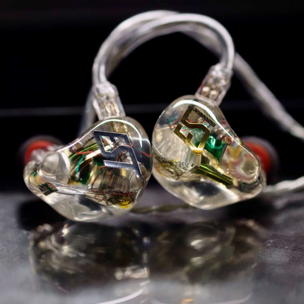 Avara EST-6 หูฟังอินเอียร์คัสตอมแบบ 2EST+4BA