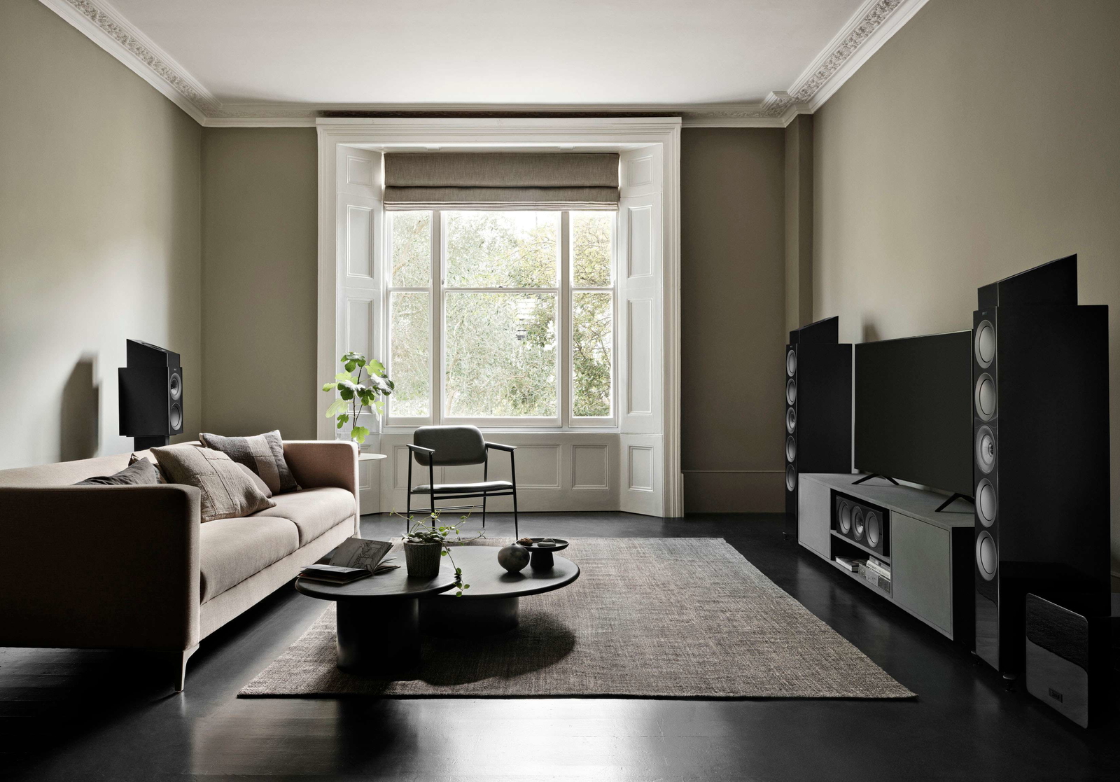 KEF R11 Meta ลำโพง Floor-Standing ขนาด 4×6.5 นิ้ว 3 ทาง 300 วัตต์